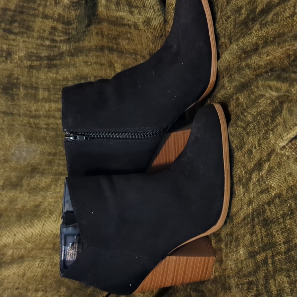 Black Just Fab Ankle Boots